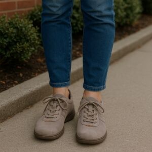 Aravon by New Balance Women’s Taupe Leather  Comfort Walking Shoes Lace-Up 9D